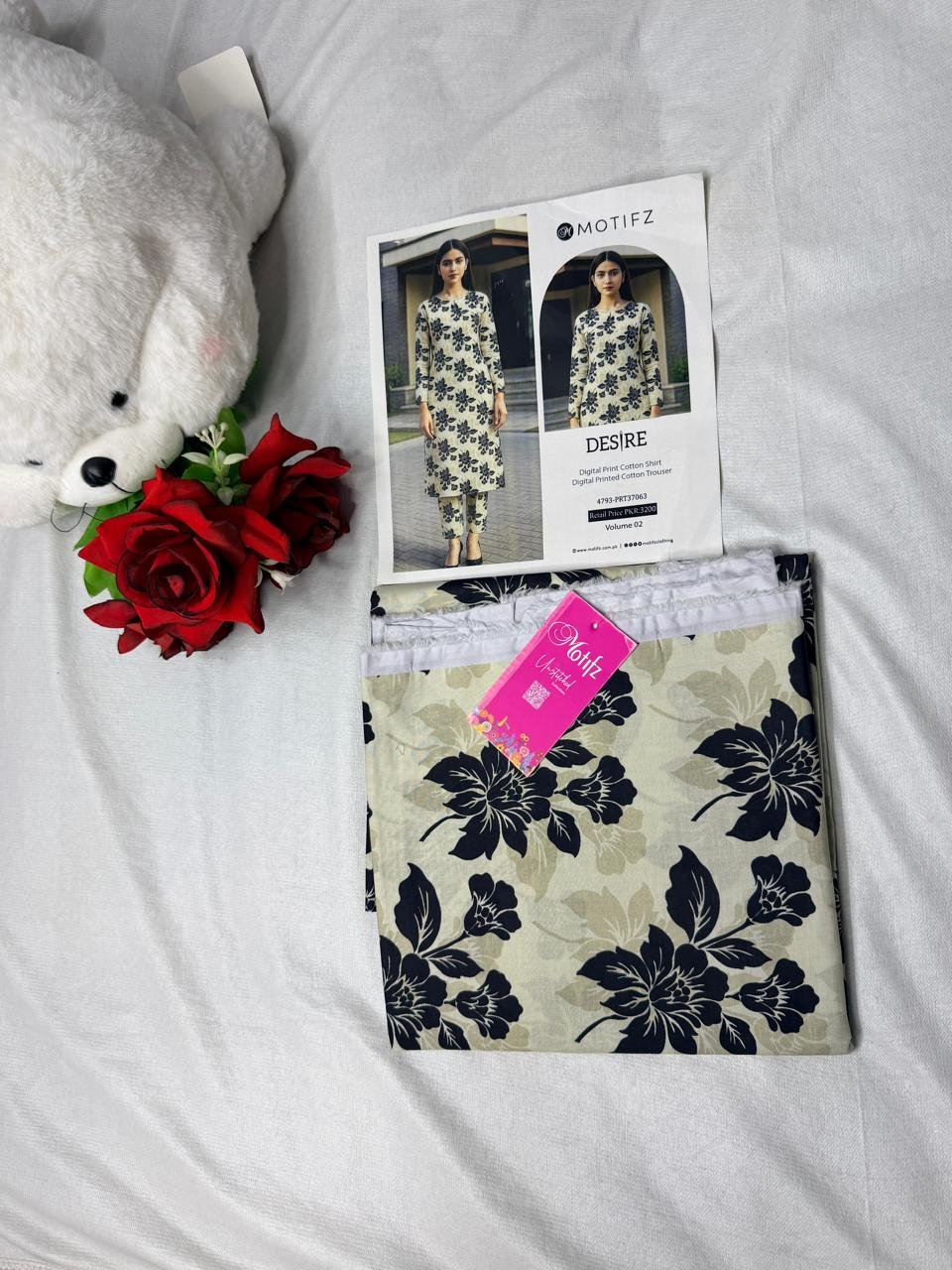 Premium 2pc Lawn Motifz - Image 2